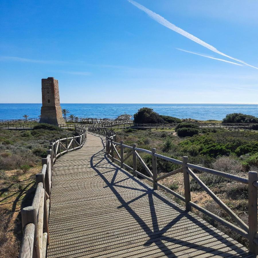Bungalow With Large Terrace In A Quiet Park - Beach Nearby Sitio de Calahonda Exterior photo