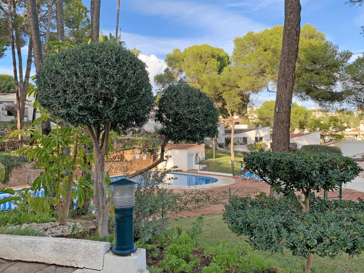 Bungalow With Large Terrace In A Quiet Park - Beach Nearby Sitio de Calahonda Exterior photo